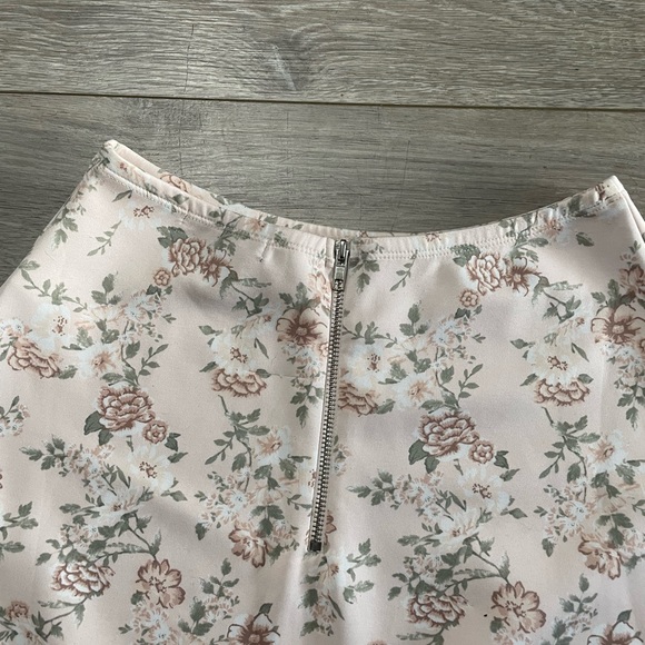 Forever 21 Floral Print Skirt - Picture 3 of 4